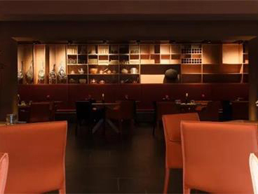 云南菜半山腰鳳凰匯店 · 北京空間設計