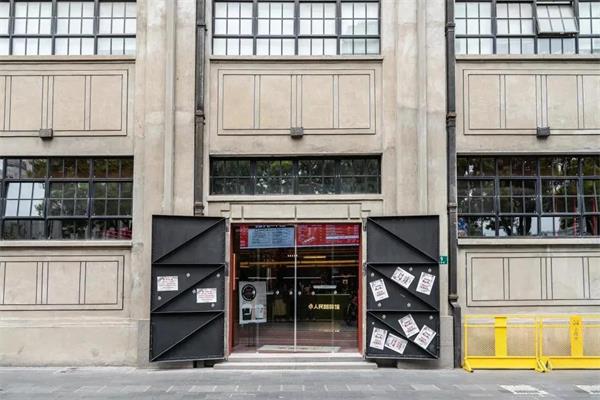 人民咖啡館 · 上海 ▼