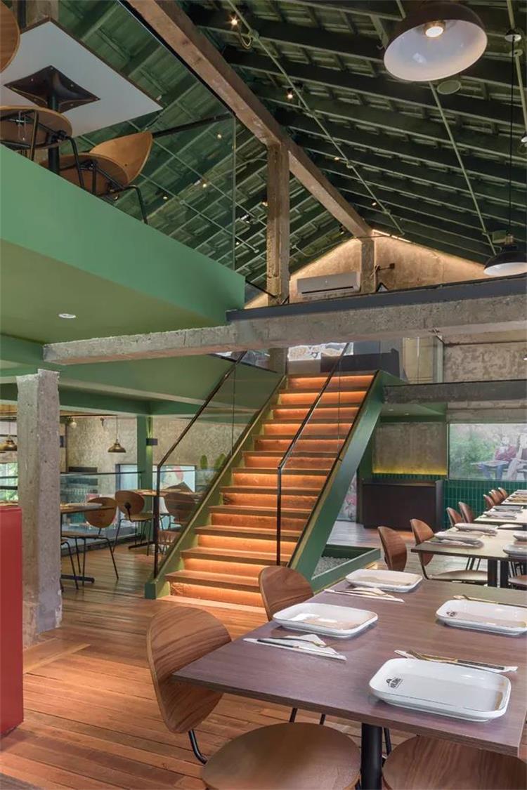 美國棒約翰披薩連鎖餐廳 · 金邊BKK1 ?ST51/352