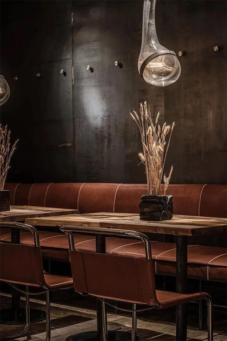 瘋狂酒館 · 烏克蘭利沃夫