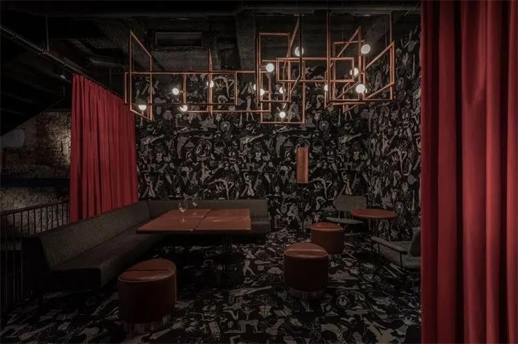 瘋狂酒館 · 烏克蘭利沃夫