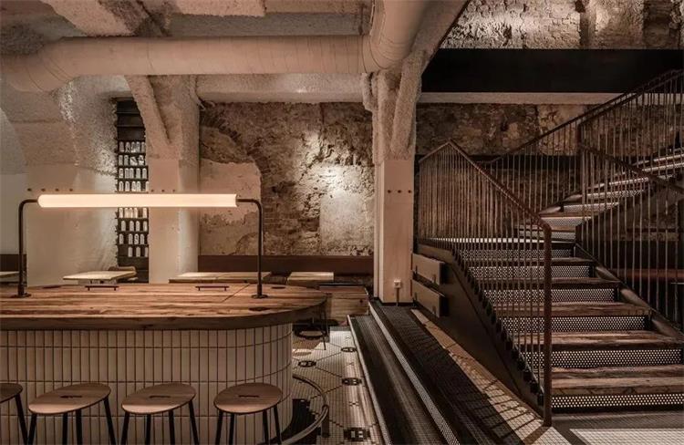 瘋狂酒館 · 烏克蘭利沃夫