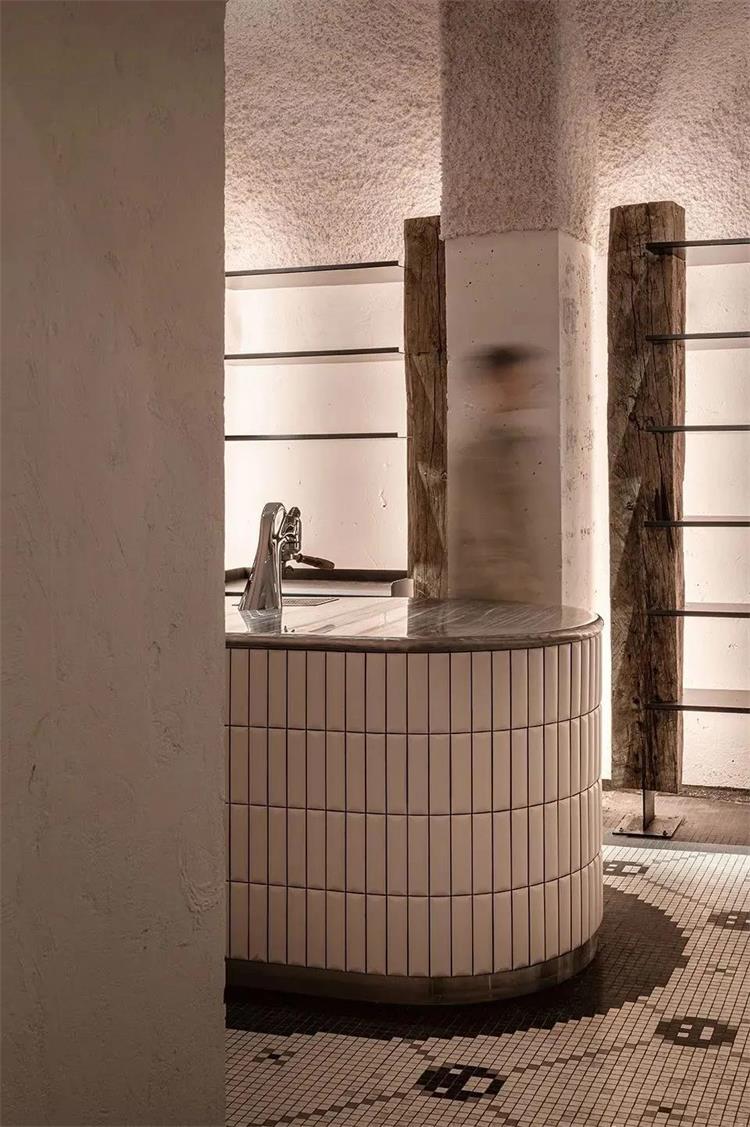 瘋狂酒館 · 烏克蘭利沃夫